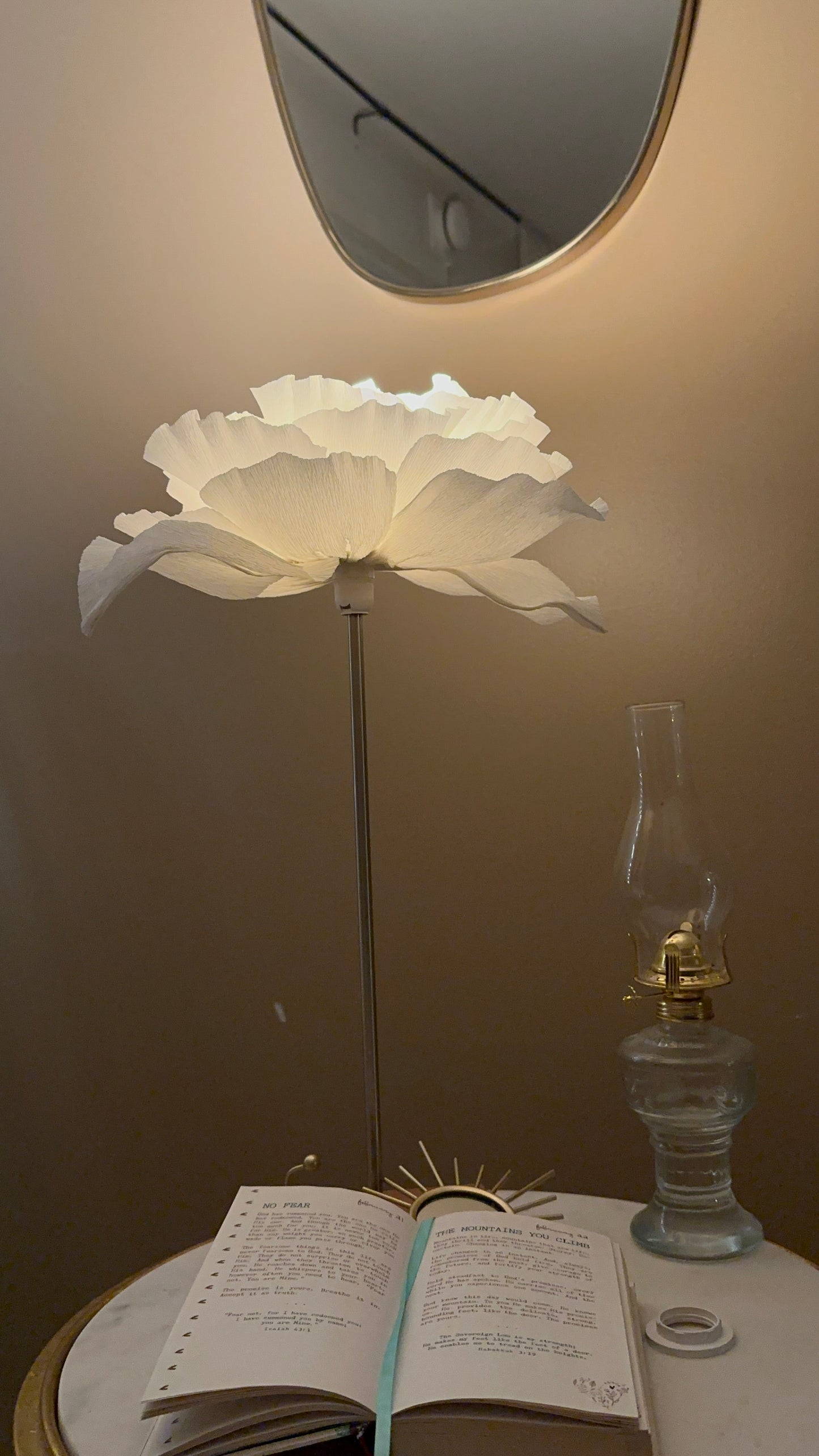 Soft White Heaven-bordslampa